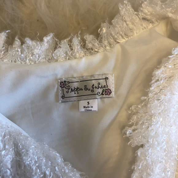 Toddler girls faux fur fizzy cream white vest - Picture 2 of 4